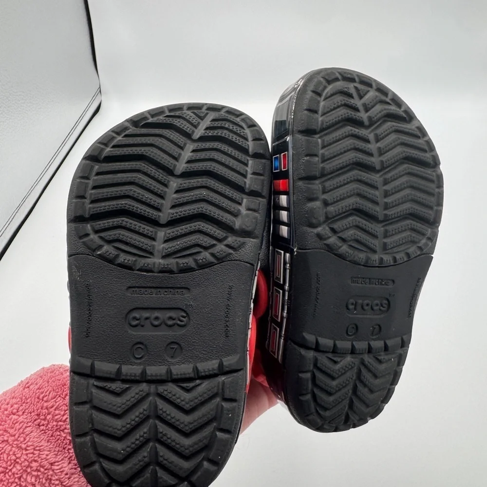 Star Wars Crocs Toddler Size 7 Boys Girls Kids Darth Vader Water Shoes Slippers